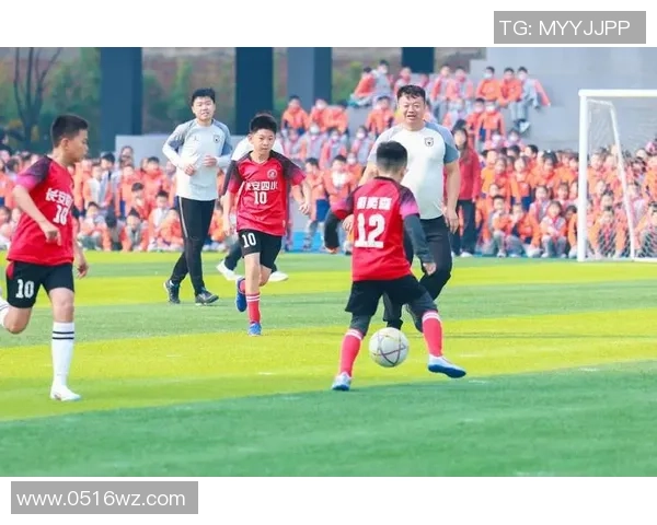 踢水泥足球的乐趣与挑战探索城市街头运动的新方式 踢水泥足球的乐趣与挑战探索城市街头运动的新方式